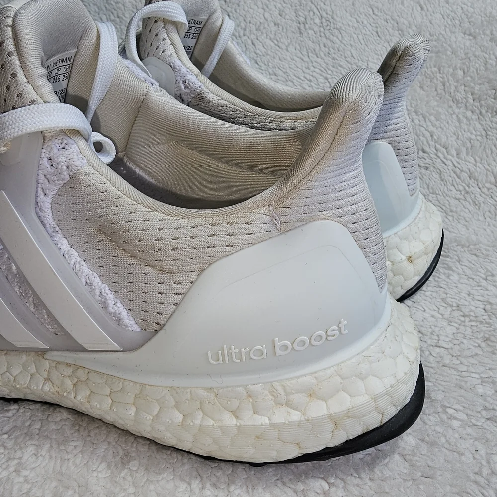 Adidas Women’s Ultraboost 4.0 DNA Running Shoes Light Pink￼ G54006 Size 8.5